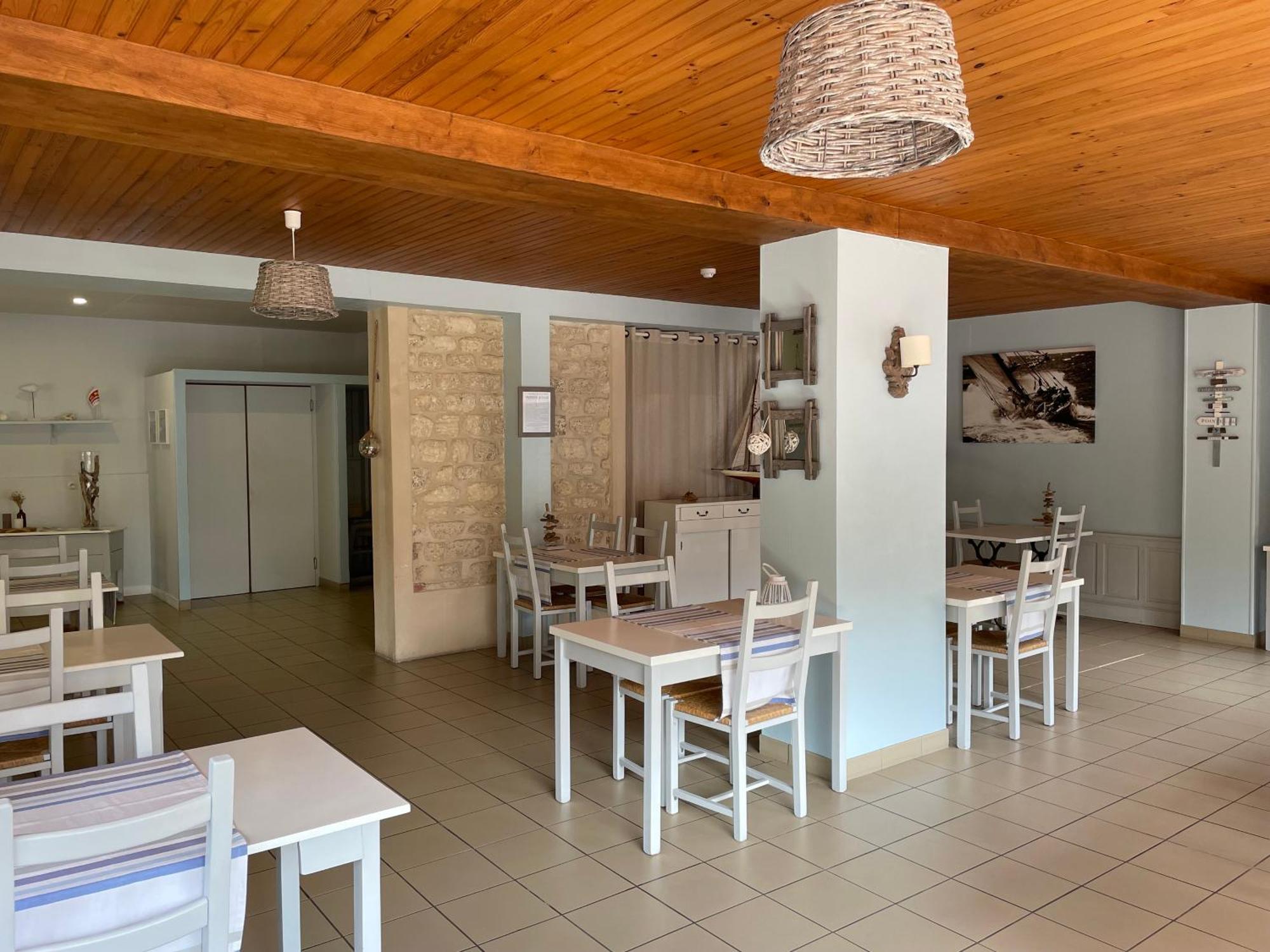 Le Vauban Hotel Merville-Franceville-Plage Exterior photo