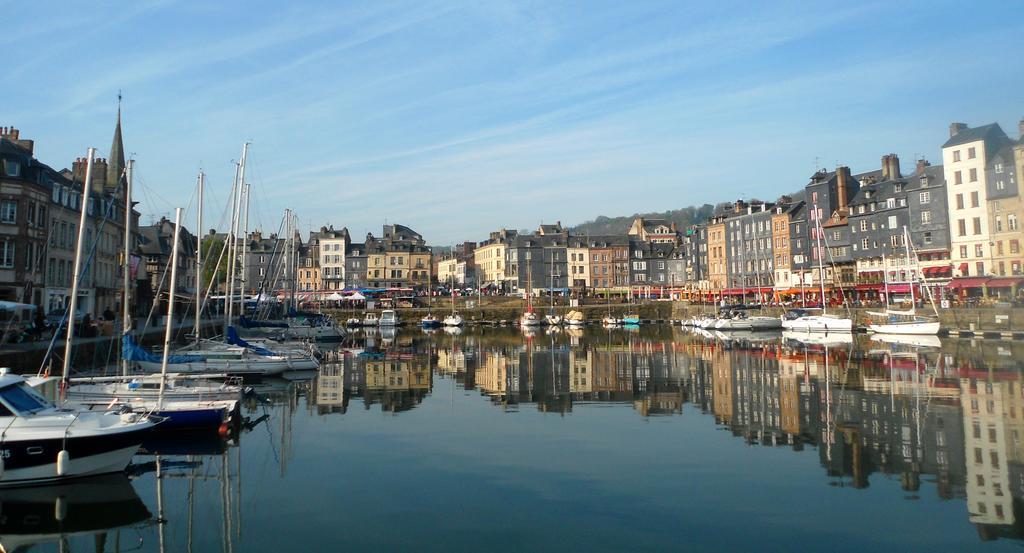 Le Vauban Hotel Merville-Franceville-Plage Exterior photo