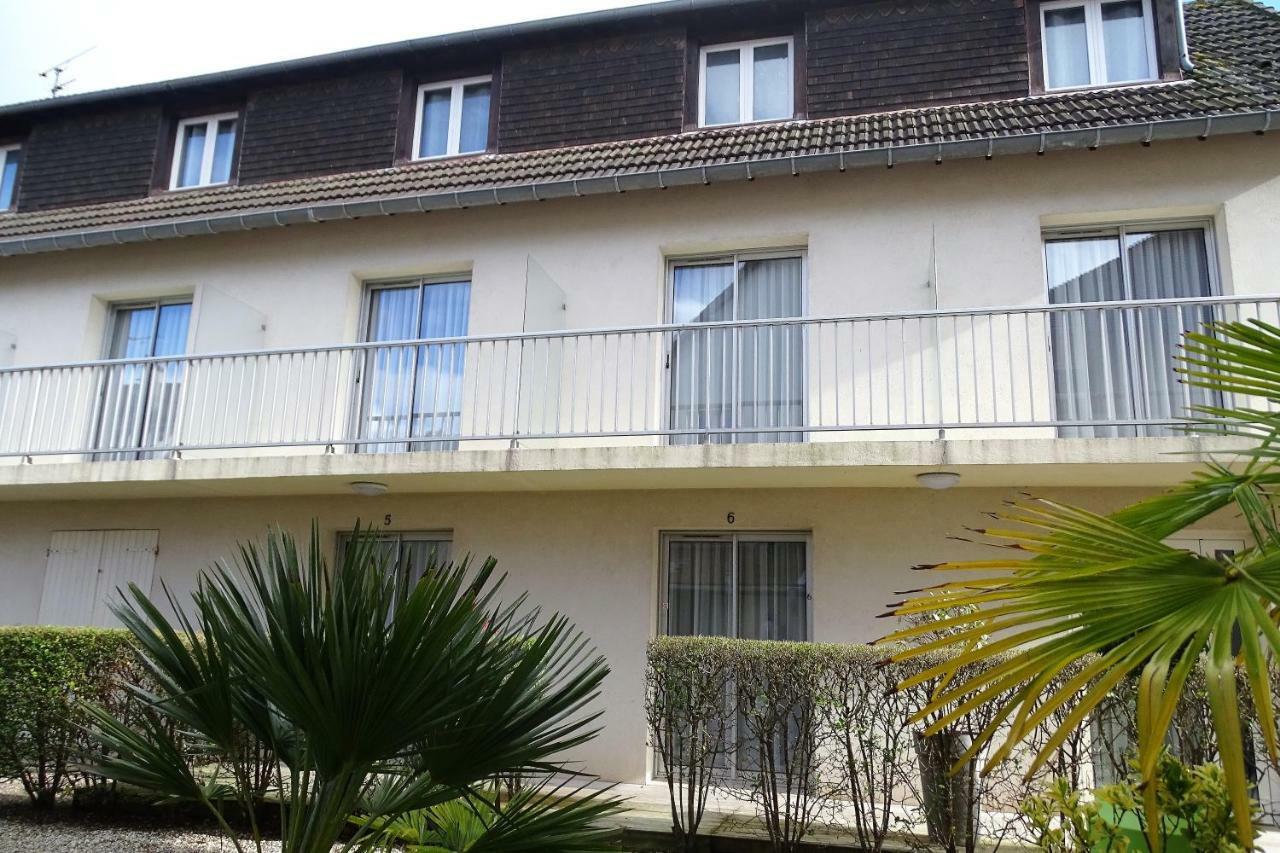 Le Vauban Hotel Merville-Franceville-Plage Exterior photo
